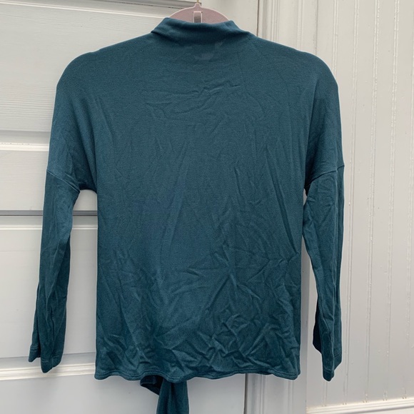 Long sleeved turtle neck too - Picture 3 of 3